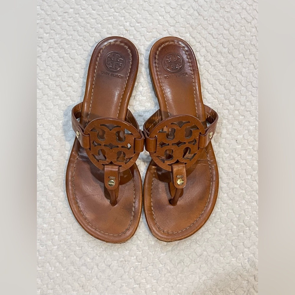 Tory Burch Tan Brown Leather Logo Thong Sandals - Picture 2 of 7